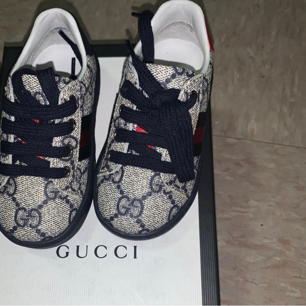 Toddler Gucci Shoes Worn once for birthday. 5c